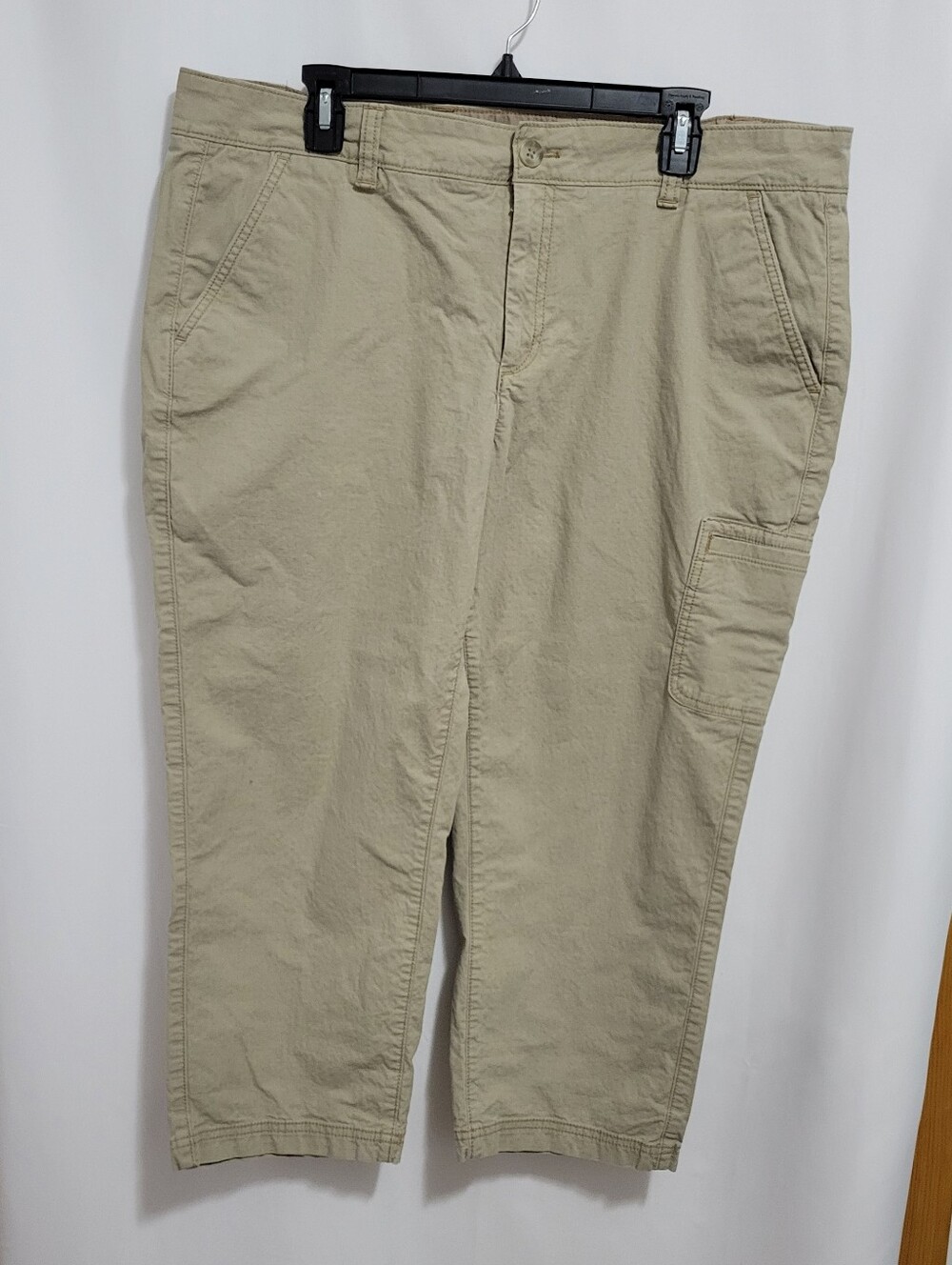 Women's Eddie Bauer Khaki Cargo Pants, Size 18